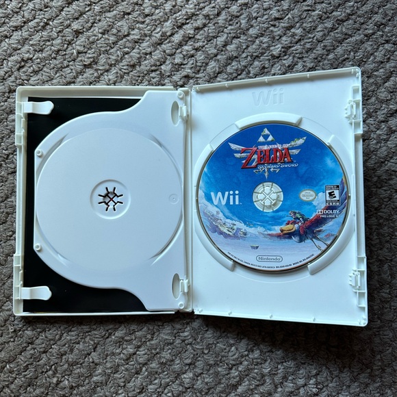 The Legend of Zelda: Skyward Sword with Music CD - Picture 4 of 4